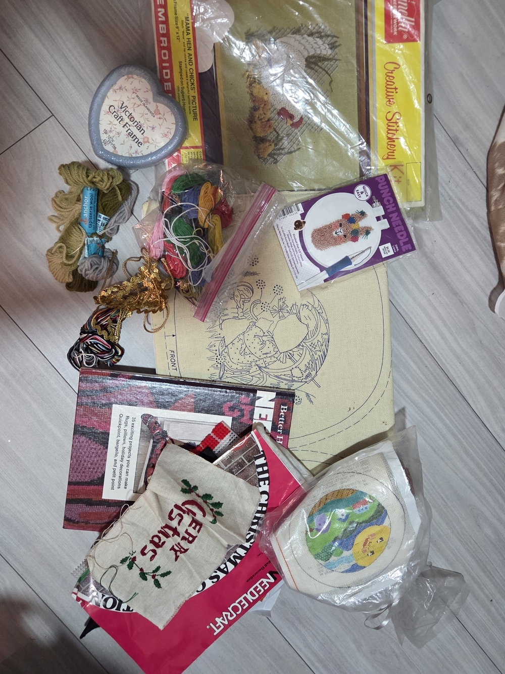 Assorted Embroidery & Needlecraft Kit with Multicolor Floss
